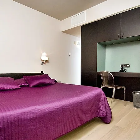 Splendid Centre Gare Готель Гренобль